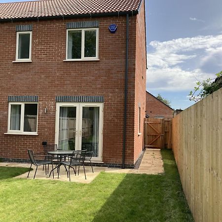 Balderton Newly Built 3 Bed House With Ample Parking 1 빌라 외부 사진
